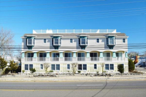 Fabulous Condo With Bay Views!